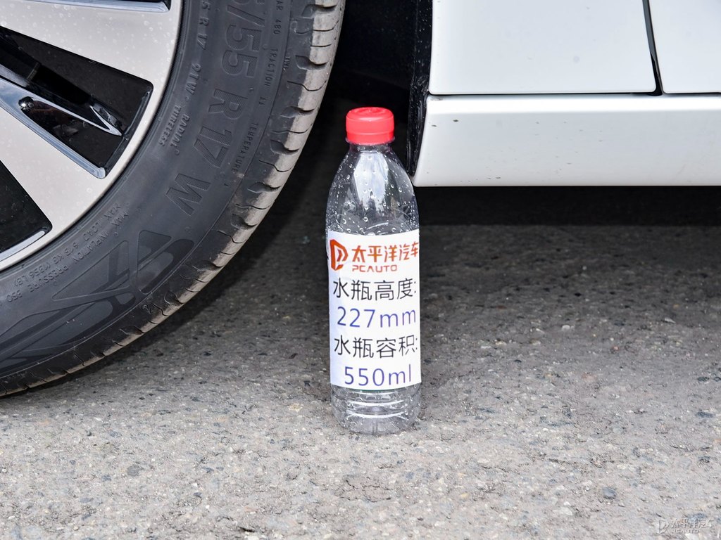 北極白奔馳B級(jí)車(chē)身外觀圖片
