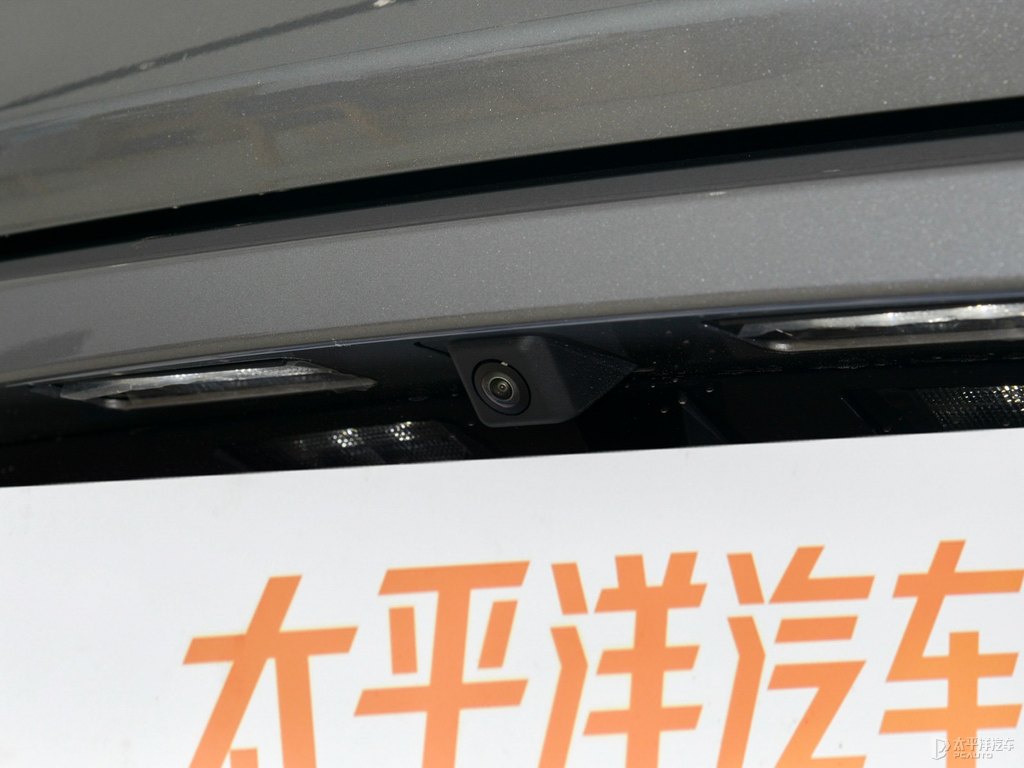 冷峻灰小鵬G3車尾外觀圖片