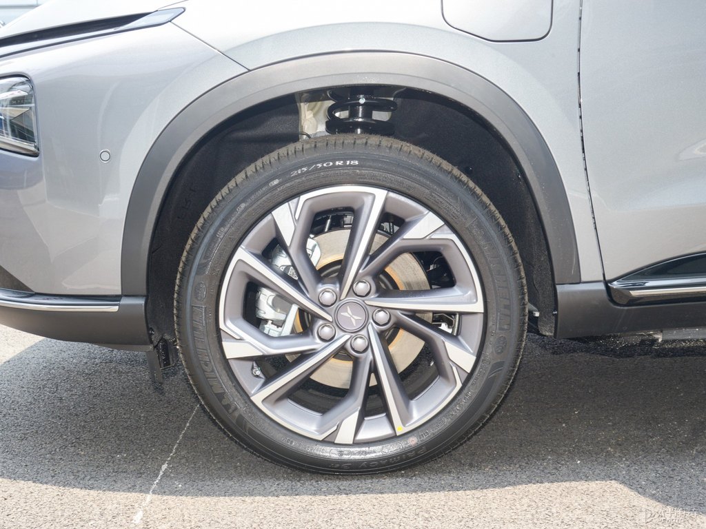 冷峻灰小鵬G3車身外觀圖片