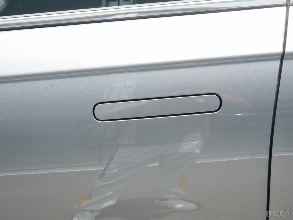 冷峻灰小鵬G3車身外觀圖片