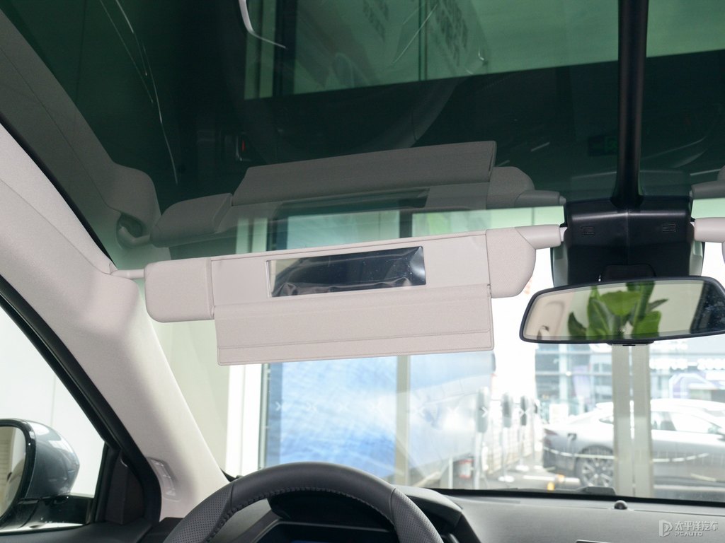 冷峻灰小鵬G3車廂內(nèi)飾圖片