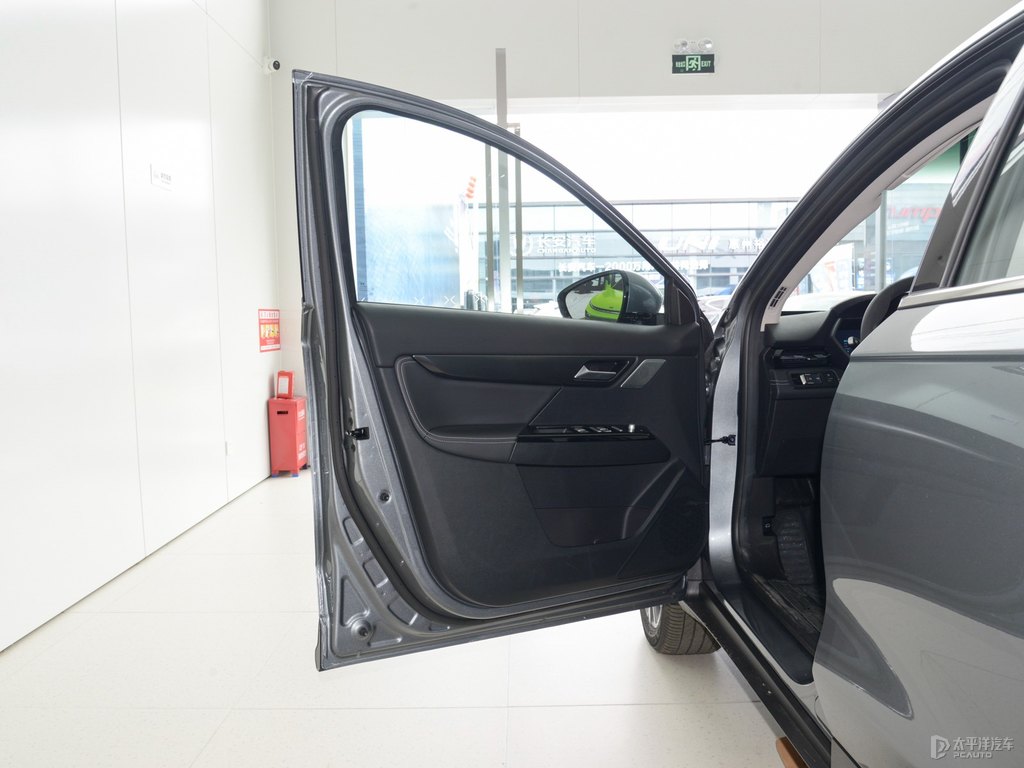 冷峻灰小鵬G3車廂內(nèi)飾圖片