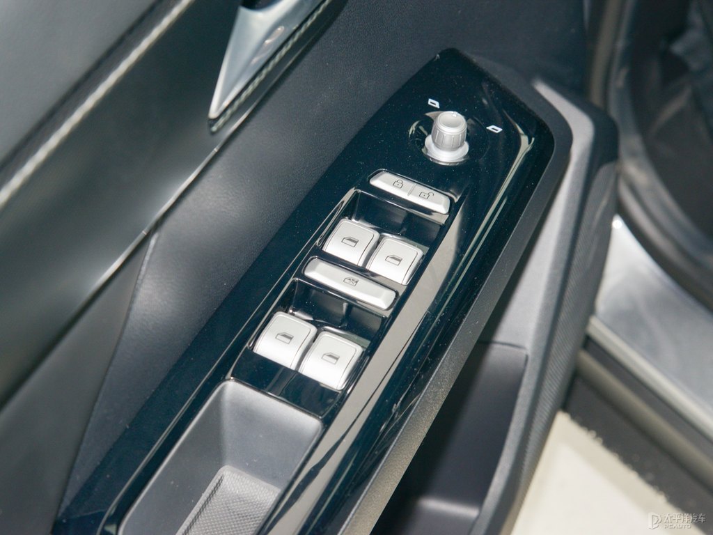 冷峻灰小鵬G3車廂內(nèi)飾圖片