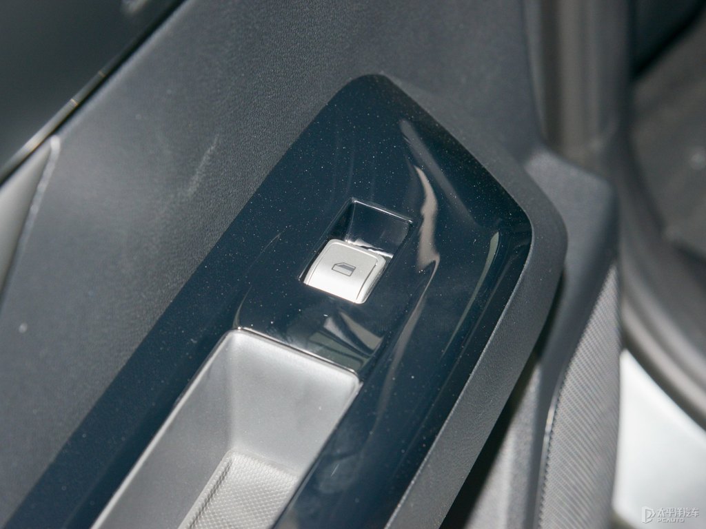 冷峻灰小鵬G3車廂內(nèi)飾圖片