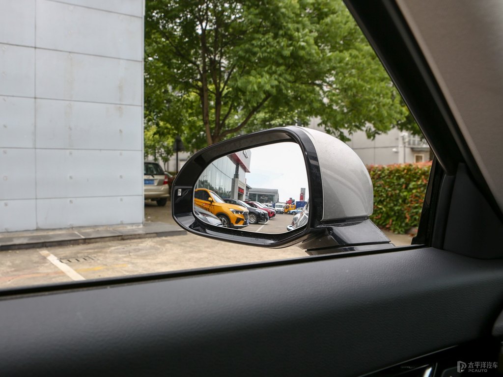 富勒銀奔騰B70車身外觀圖片