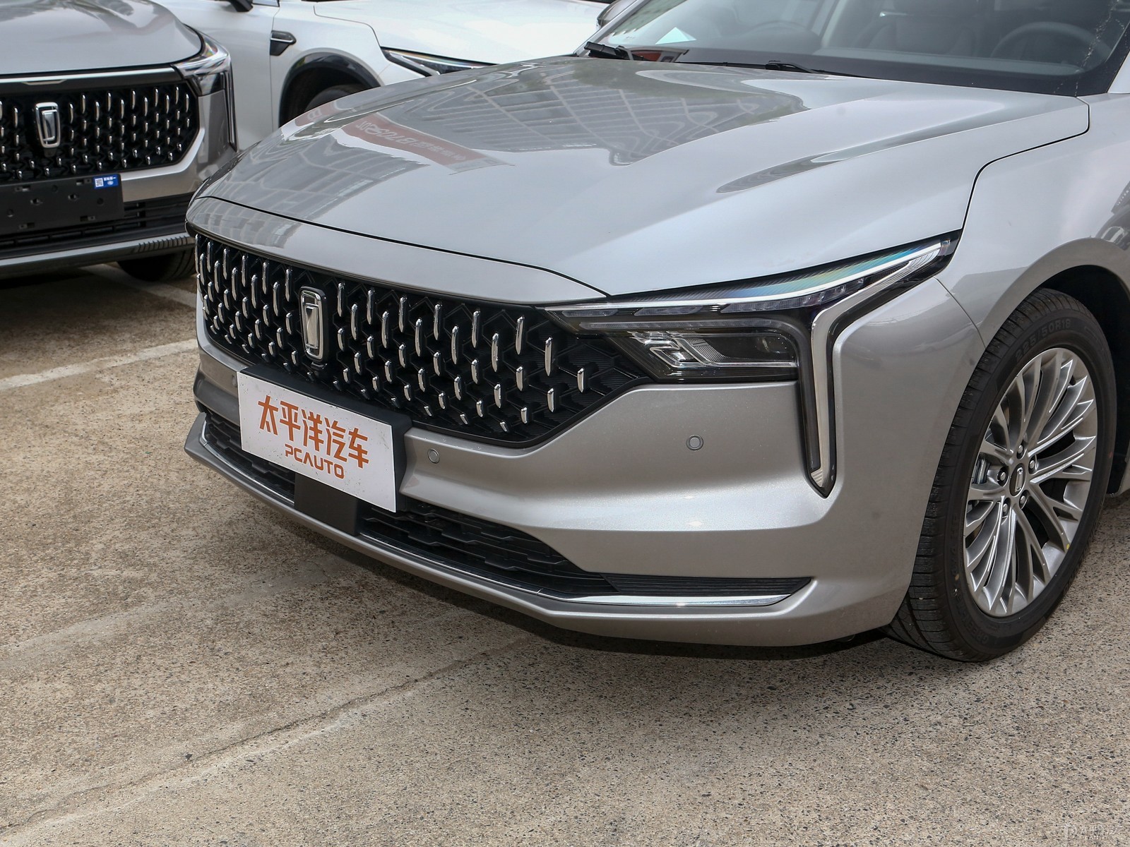 奔騰B70外觀高清大圖