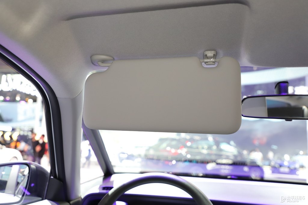 塔夫稠白飛度車廂內(nèi)飾圖片