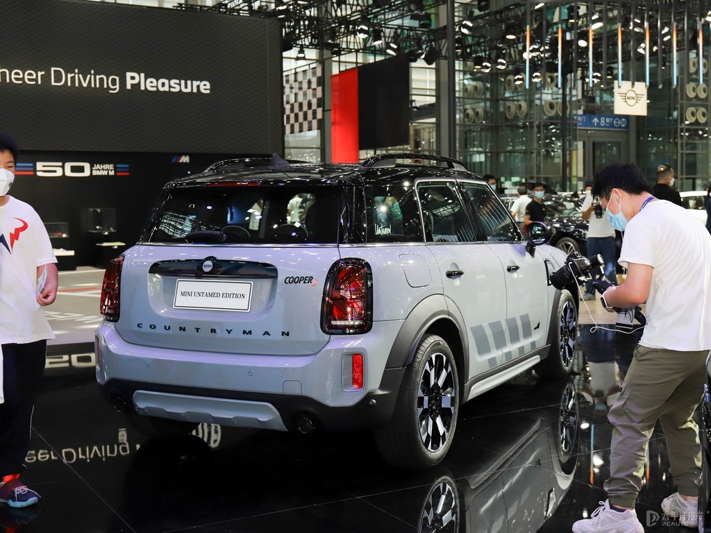 MINI COUNTRYMAN^DƬ
