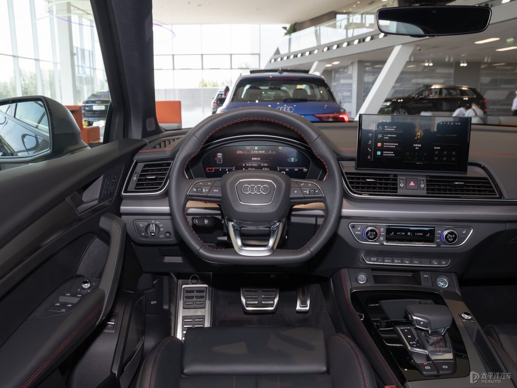 凱莫拉灰奧迪Q5L Sportback中控內(nèi)飾圖片