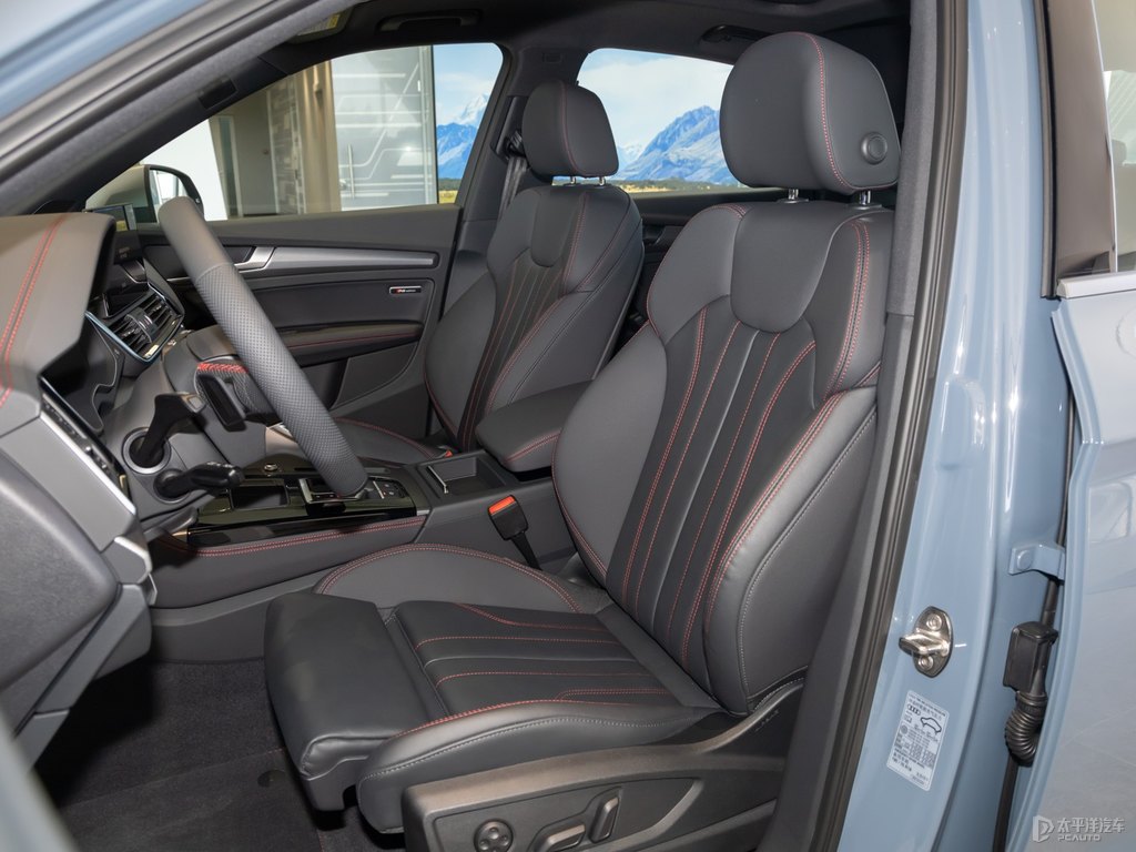 凱莫拉灰?jiàn)W迪Q5L Sportback座椅內(nèi)飾圖片