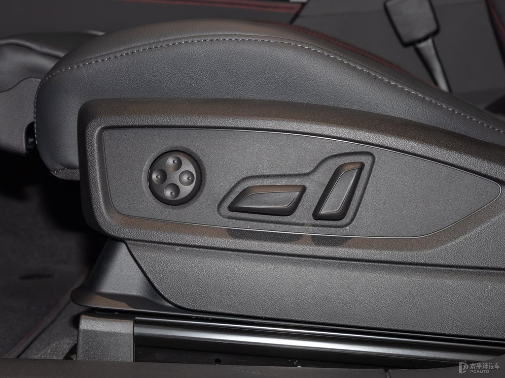 凱莫拉灰奧迪Q5L Sportback座椅內(nèi)飾圖片