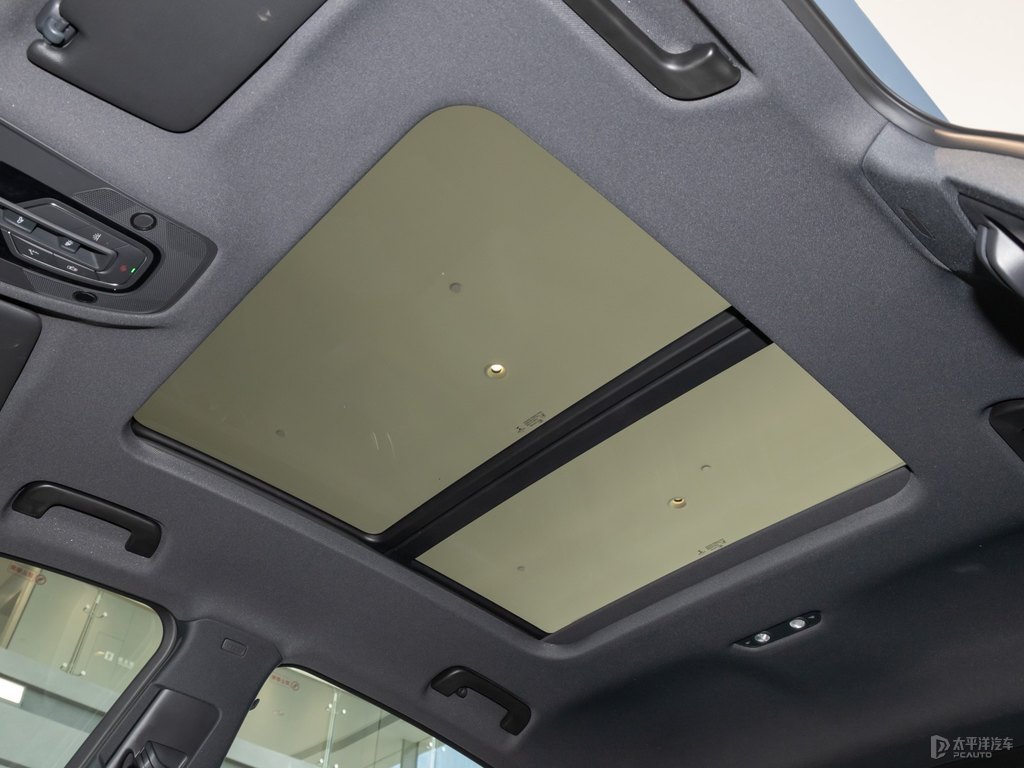 凱莫拉灰奧迪Q5L Sportback車廂內(nèi)飾圖片