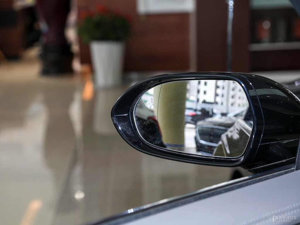 丹砂黑紅旗H9車身外觀圖片