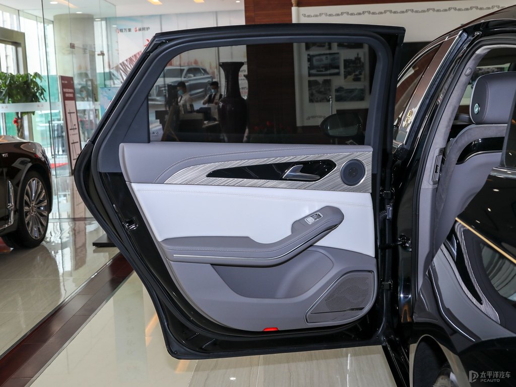 丹砂黑紅旗H9車廂內(nèi)飾圖片