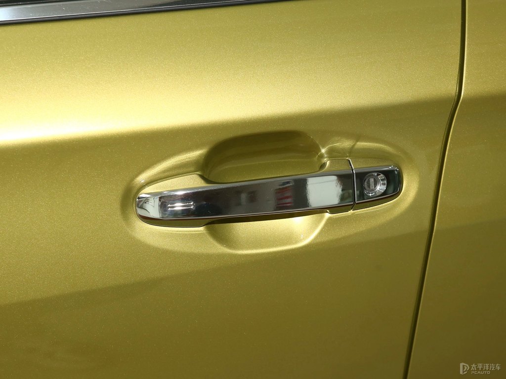 摩登珠光黃斯巴魯XV車身外觀圖片