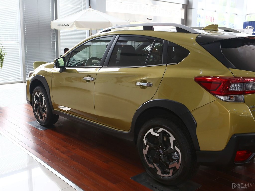 摩登珠光黃斯巴魯XV車身外觀圖片