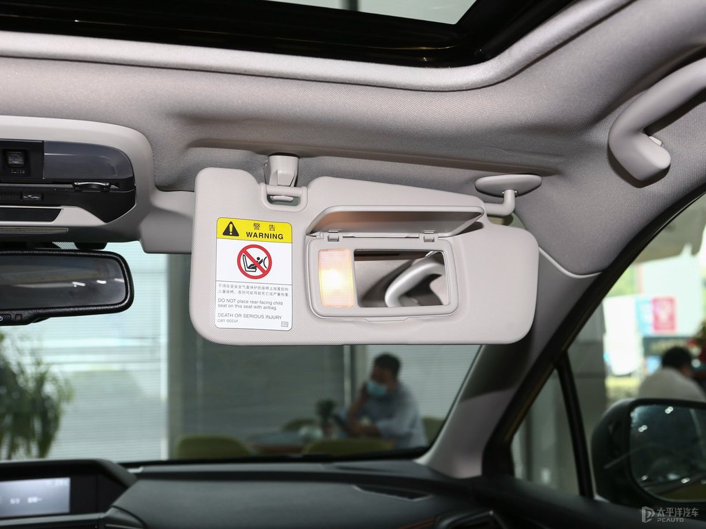 摩登珠光黃斯巴魯XV車廂內(nèi)飾圖片