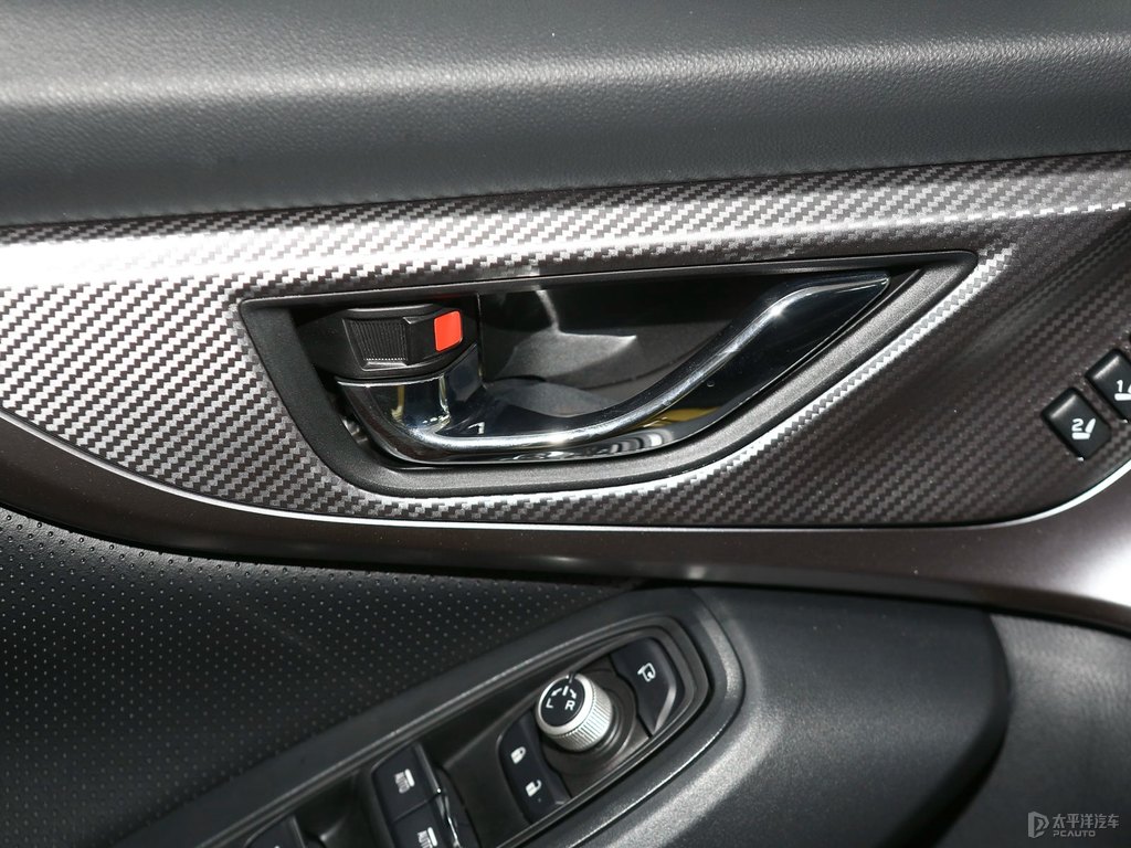 摩登珠光黃斯巴魯XV車廂內(nèi)飾圖片