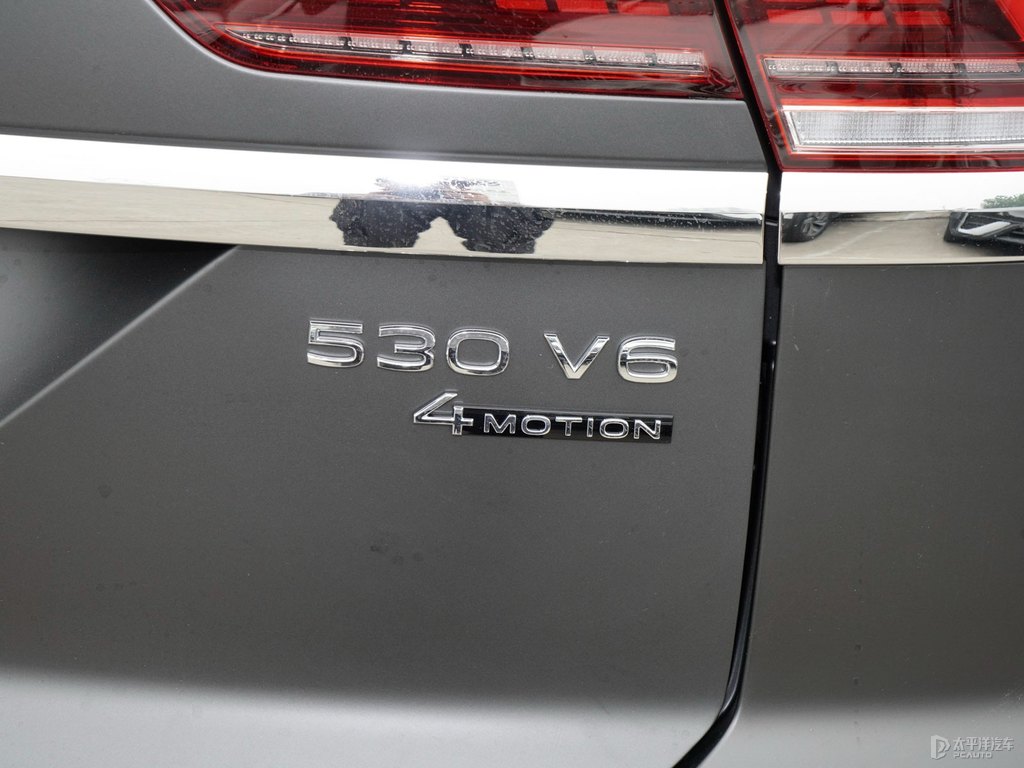 月巖灰途昂X車尾外觀圖片