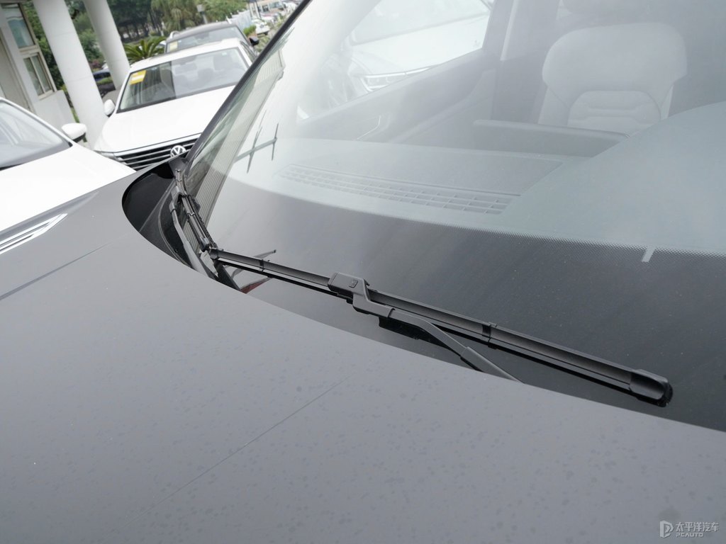 月巖灰途昂X車身外觀圖片