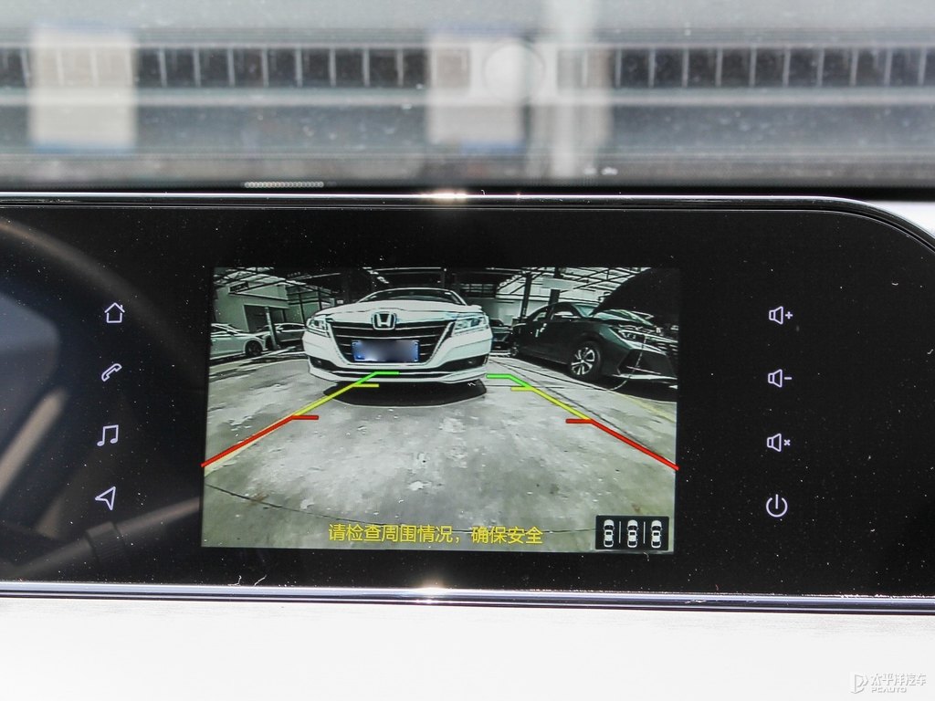 閃光冰晶白逸動(dòng)PLUS中控內(nèi)飾圖片
