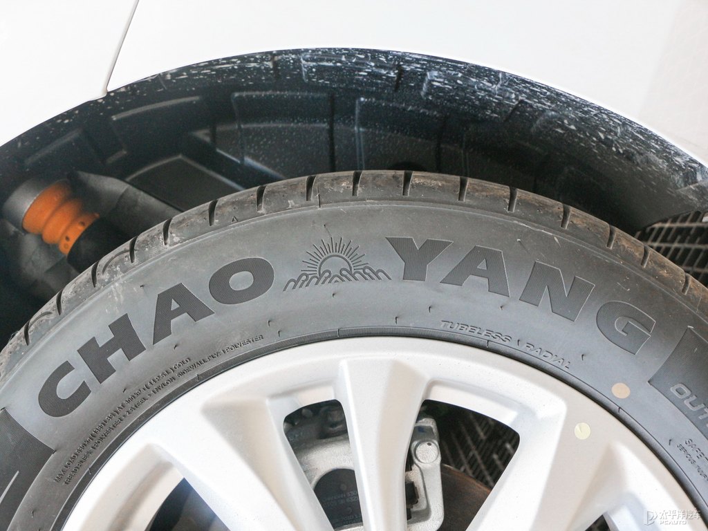 閃光冰晶白逸動(dòng)PLUS細(xì)節(jié)其它細(xì)節(jié)圖片