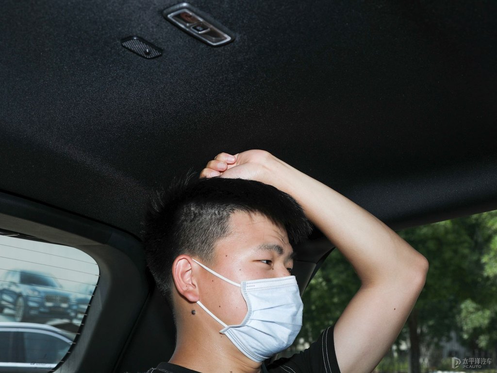 鉑鉆白飛行家駕乘空間空間圖片