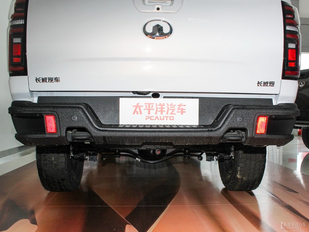 簡約白炮車尾外觀圖片