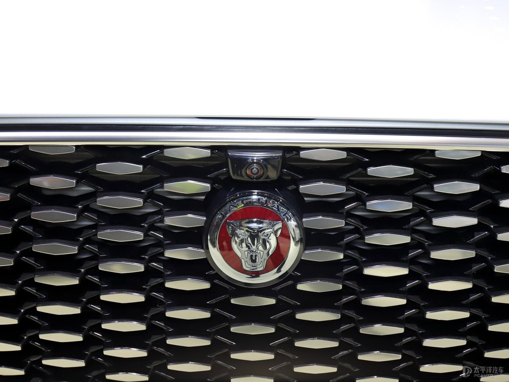 ݱF-PACE܇^^DƬ
