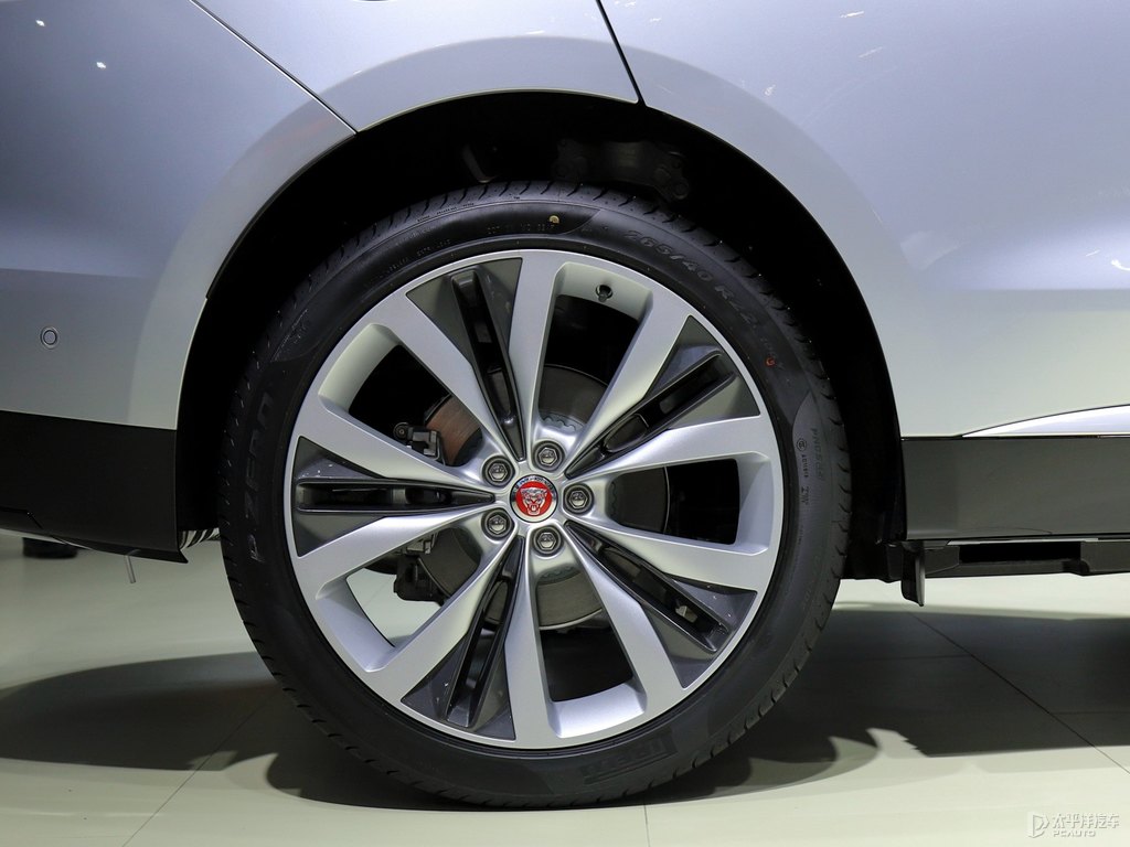 ݱF-PACE܇^DƬ