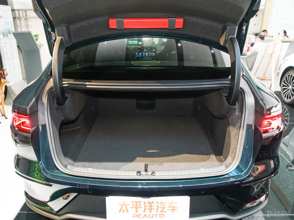 千山翠漢后備廂空間圖片