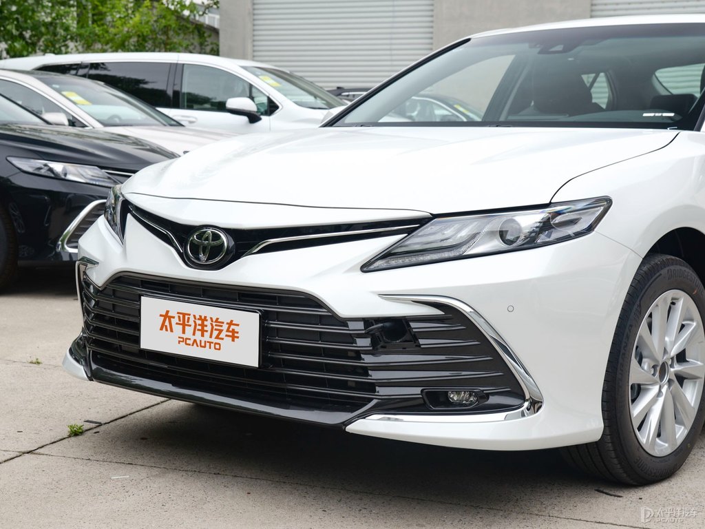 鉑金珍珠白凱美瑞車頭外觀圖片