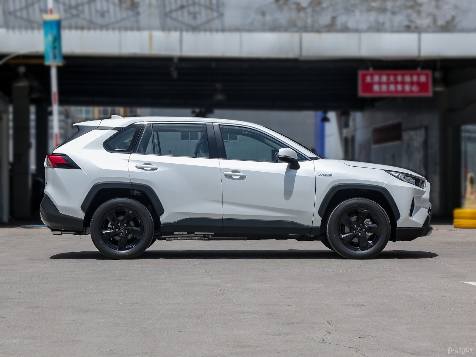 RAV4榮放外觀高清大圖
