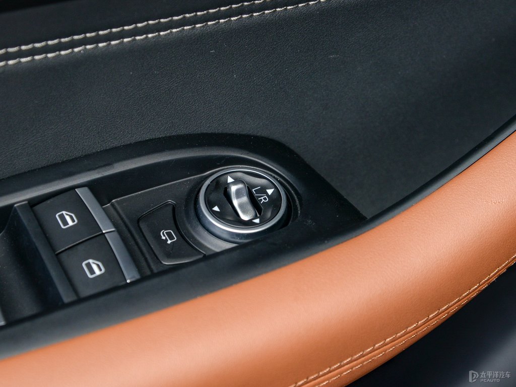 水星灰瑞虎8 PLUS車廂內(nèi)飾圖片