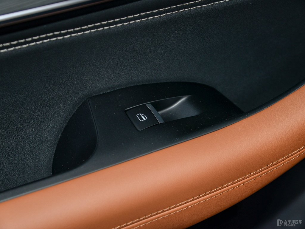 水星灰瑞虎8 PLUS車廂內(nèi)飾圖片