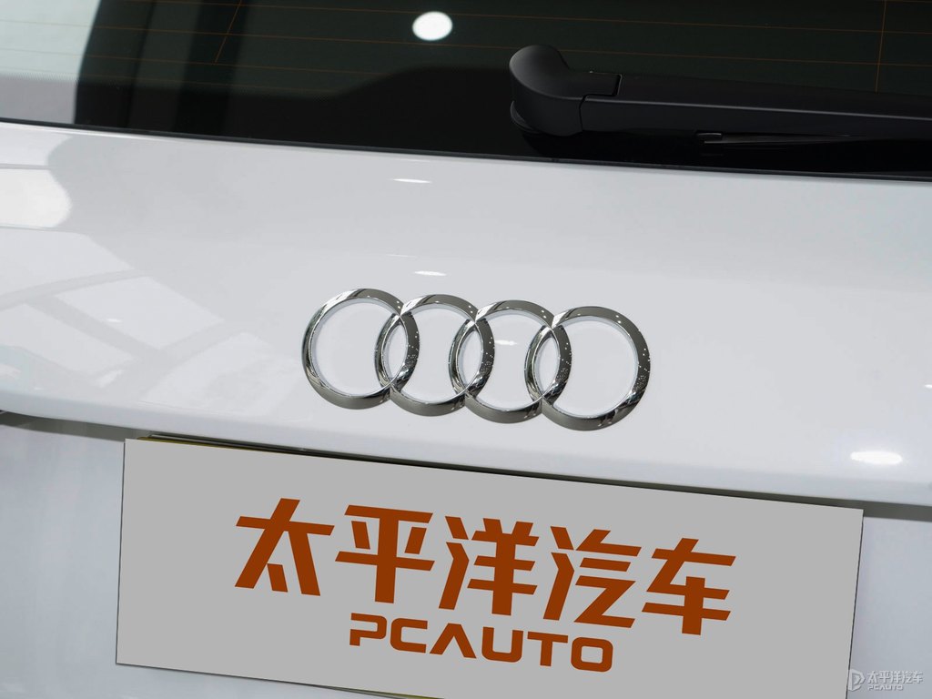 冰川白奧迪A3車尾外觀圖片