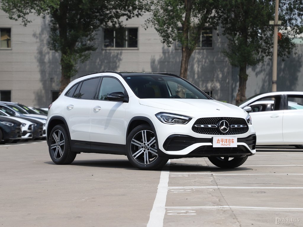 北極白奔馳GLA整車外觀外觀圖片