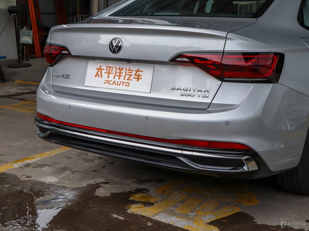 水晶銀速騰車尾外觀圖片