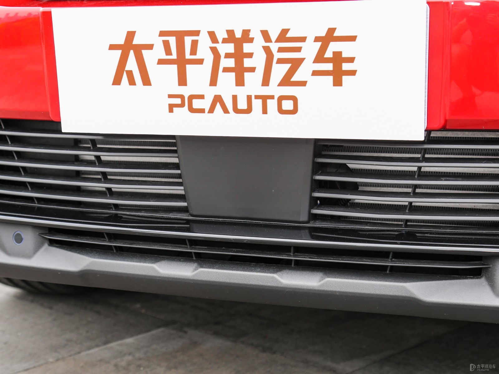 標(biāo)致4008外觀高清大圖