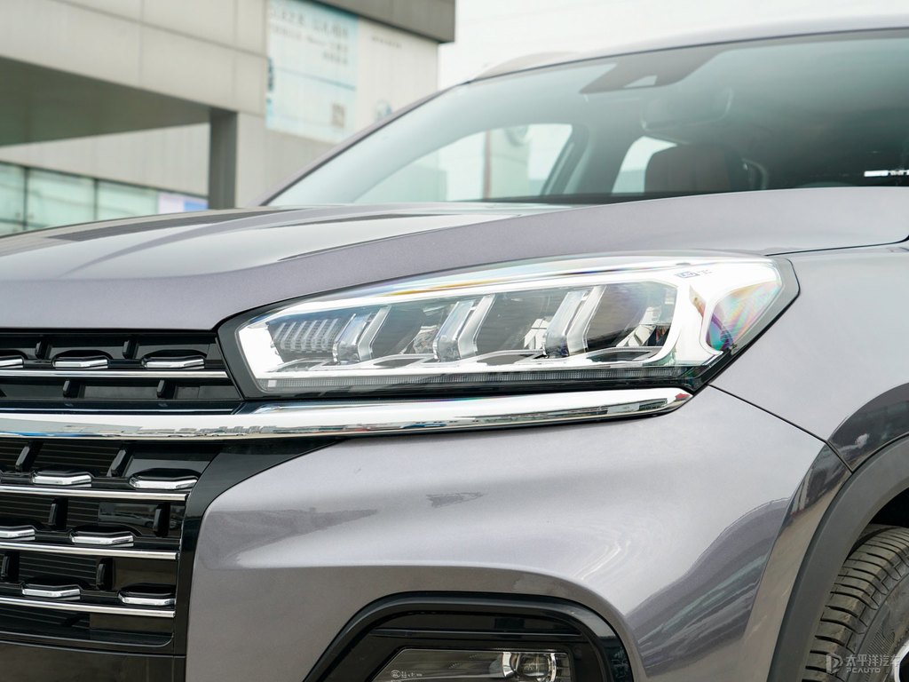 量子灰瑞虎8車頭外觀圖片
