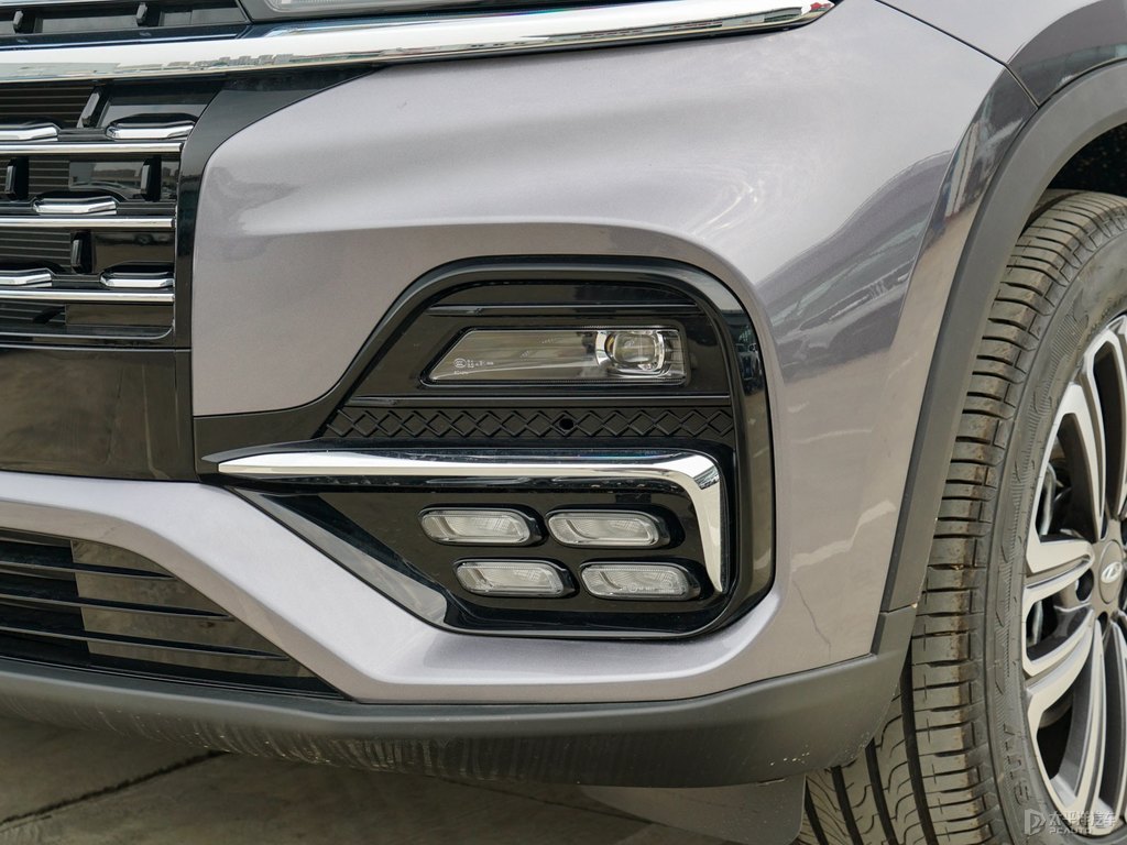 量子灰瑞虎8車頭外觀圖片