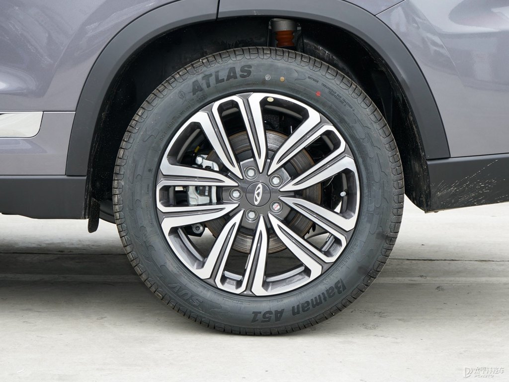 量子灰瑞虎8車(chē)身外觀(guān)圖片