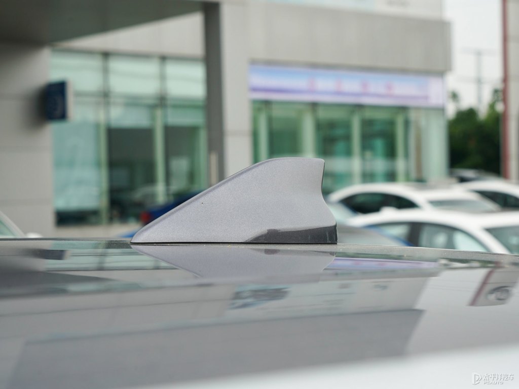 量子灰瑞虎8車身外觀圖片