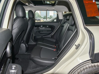 MINI CLUBMAN空間實(shí)拍圖