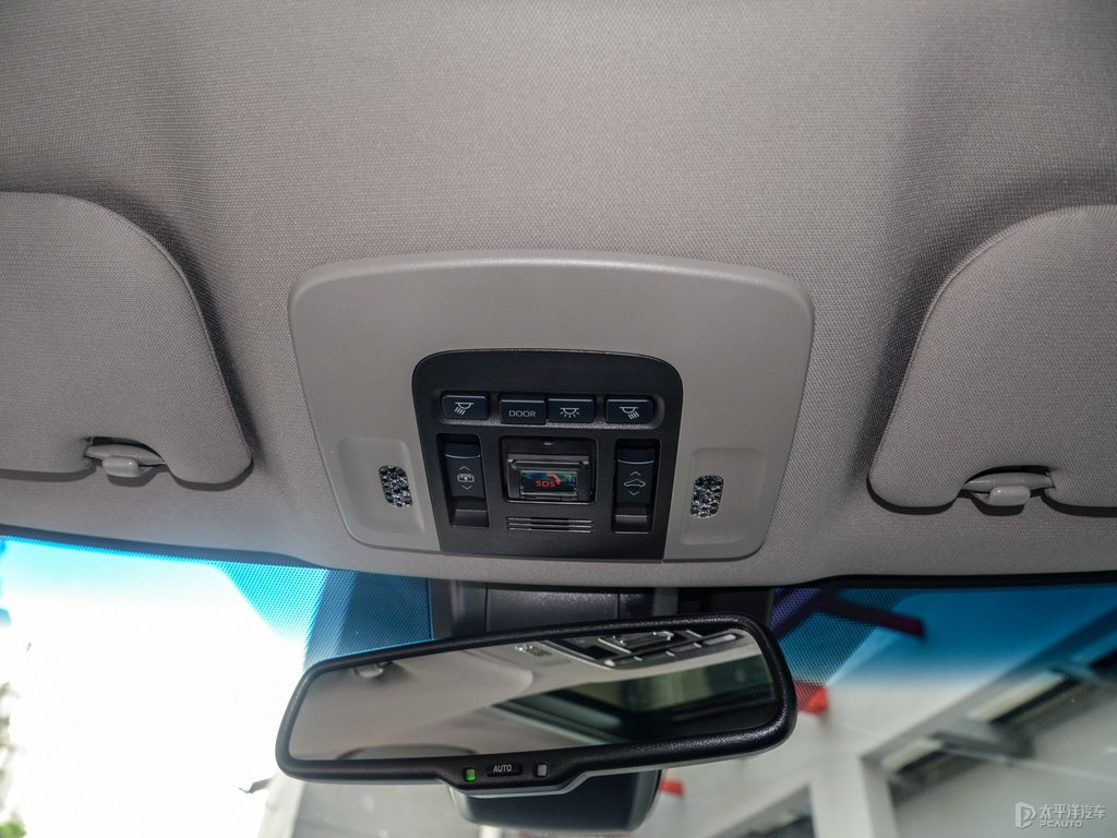 墨晶黑凱美瑞車廂內(nèi)飾圖片