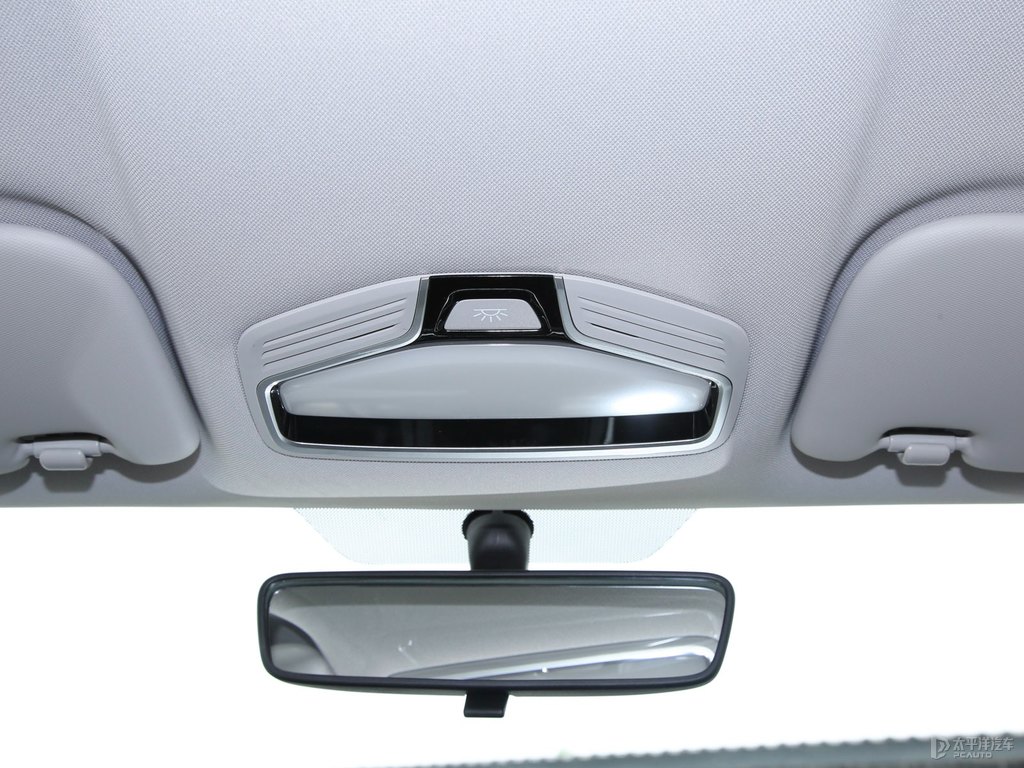 水墨白新帝豪車廂內(nèi)飾圖片