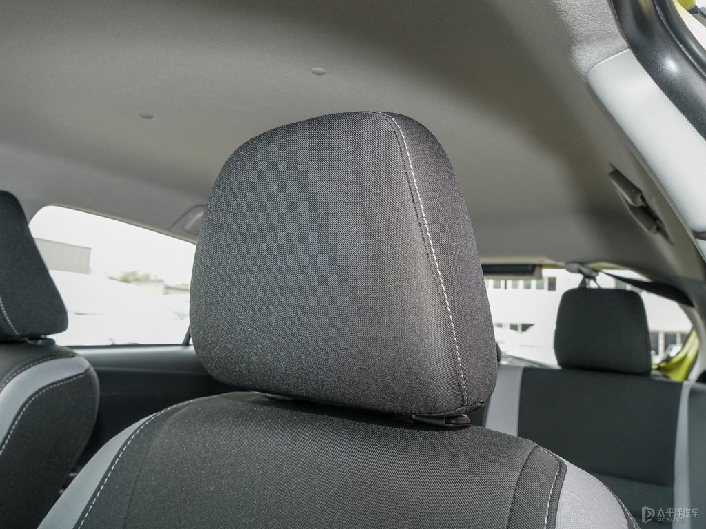 檸檬黃YARiS L 致炫座椅內(nèi)飾圖片