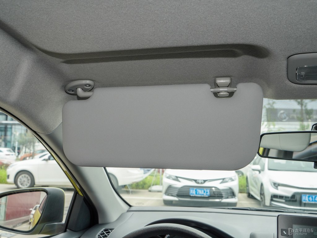 檸檬黃YARiS L 致炫車廂內(nèi)飾圖片