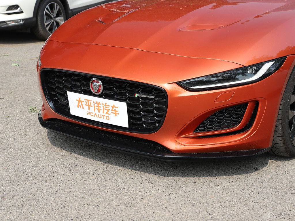 阿塔卡瑪橙捷豹F-TYPE車頭外觀圖片