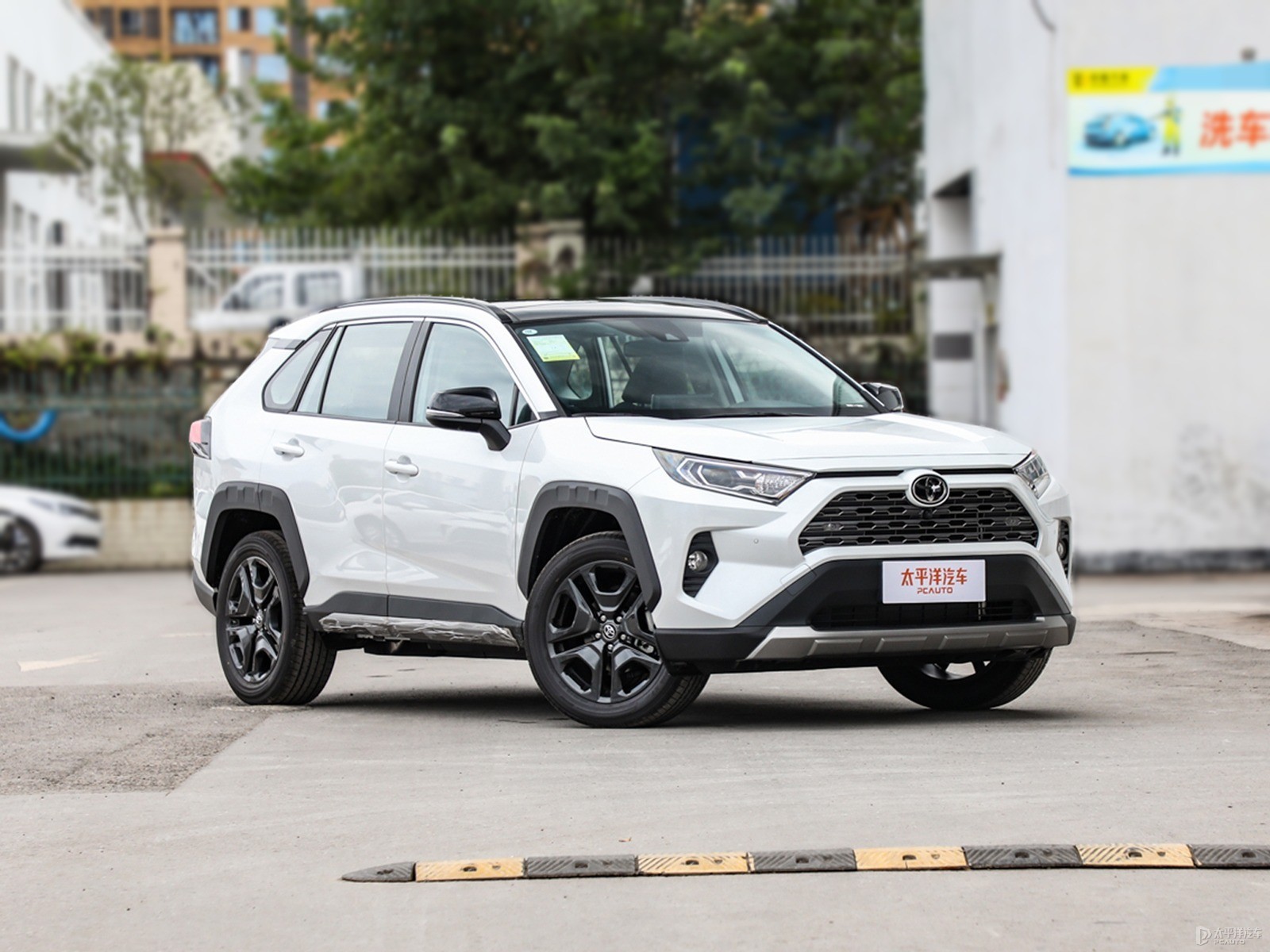 RAV4榮放外觀高清大圖